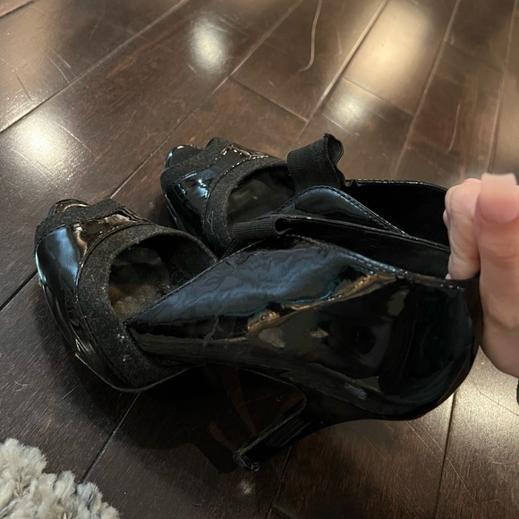 BCBG black heels - Picture 2 of 15